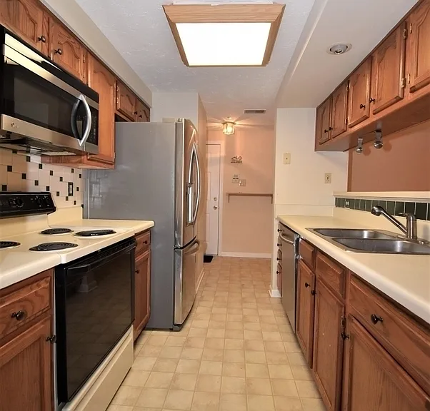626 Jupiter Hills Ct — Photo 7