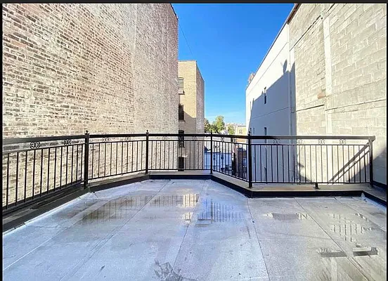 Rented by Delmark Realty LLC | media 28