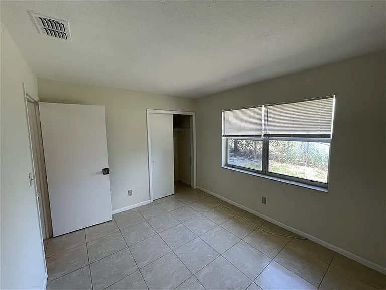 1148 W 28th St #2 — Photo 12