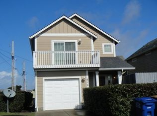 616 NW 9th St, Newport, OR 97365