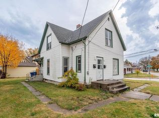 2720 16th St, Moline, IL 61265