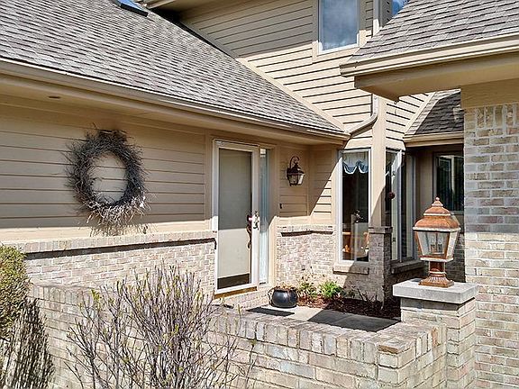 3rd image of 4529 Ravenwood Dr