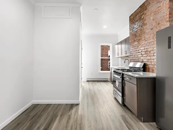 20 Saint Pauls Avenue image 2 of 18