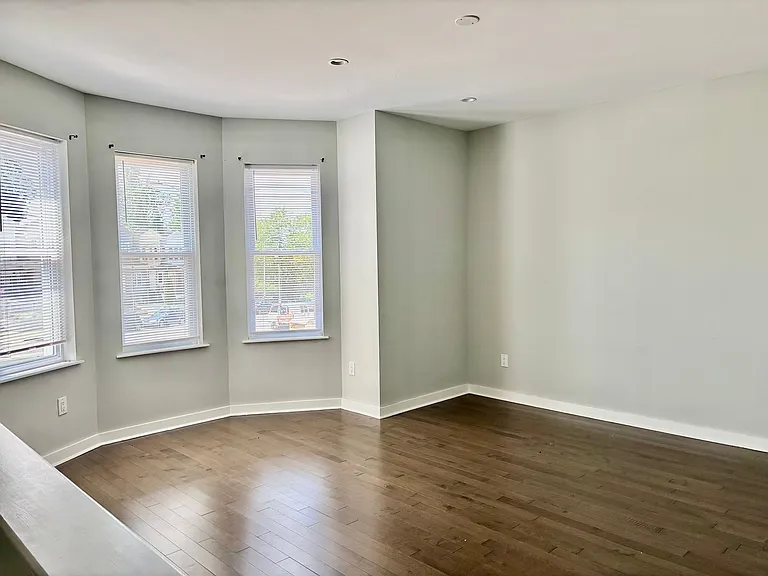 5409 Christian St — Photo 11