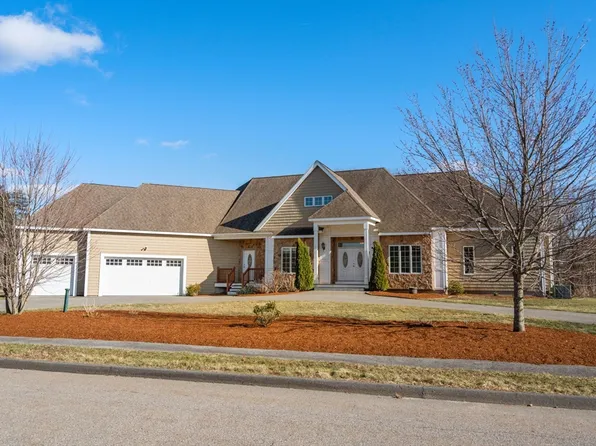 7 Elaine Cir, Hudson, MA 01749