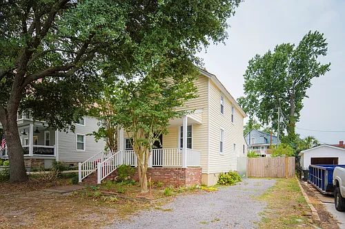 206 Oliver St Photo 1