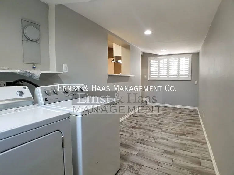 3310 E Curry St — Photo 14