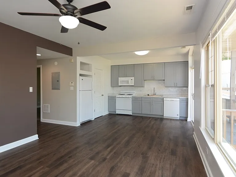 5208 N Sawyer Ave #3 — Photo 7