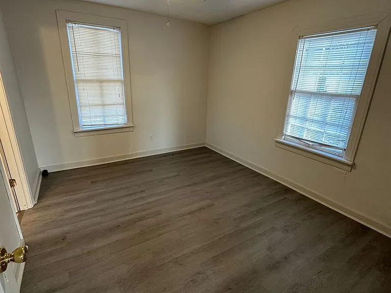 102 Thomas Ave SE — Photo 7