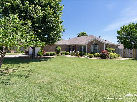 3rd image of 2976 N Quartz Dr