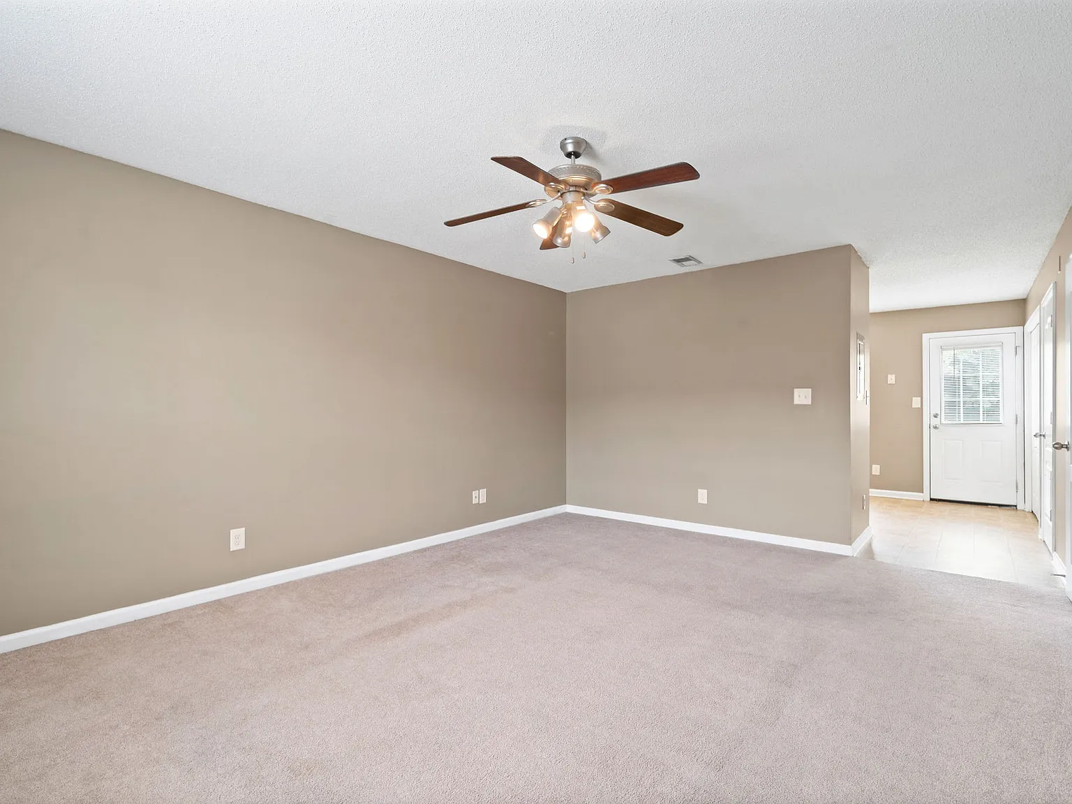 512 Patriot Park Court, Clarksville, TN 37042 — Photo 4