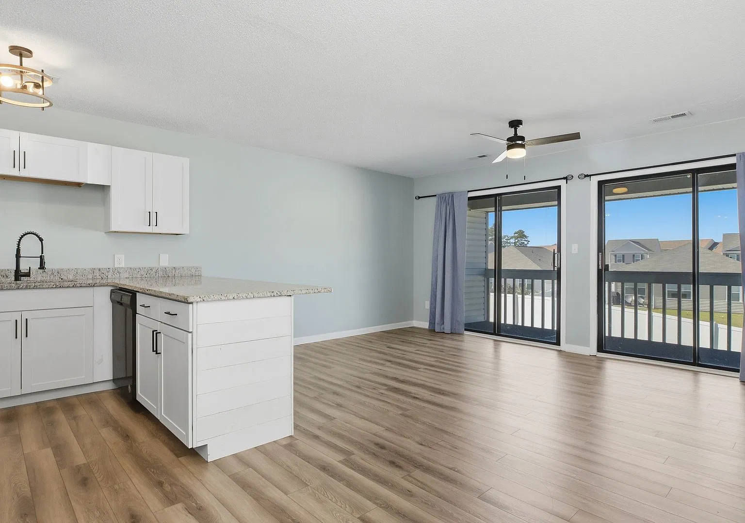 Fairway Village Beautifully Upgraded Condo (Island Green) — Photo 3