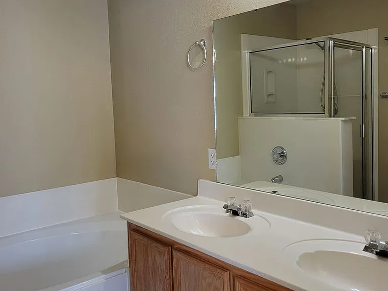 2611 Echo Dr — Photo 26