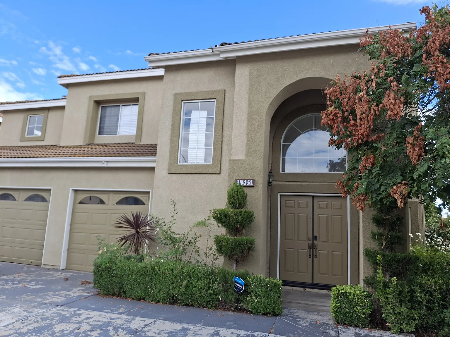 4 bed, 2584 sqft, $3,800 — Photo 1