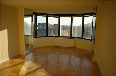 Rented by Domus Realty