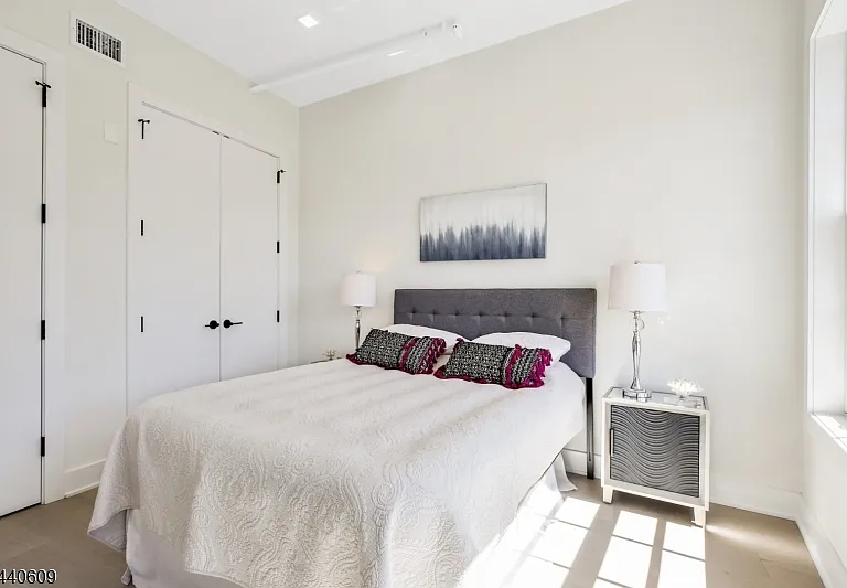 256 Park St #201 — Photo 8