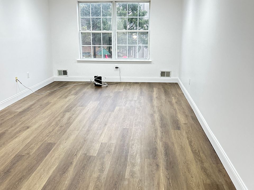 South East facing Living room that sees Light all day round