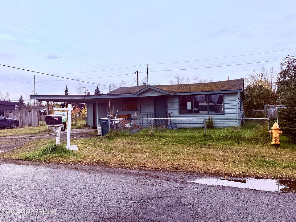 1st image of 3900 Lois Dr