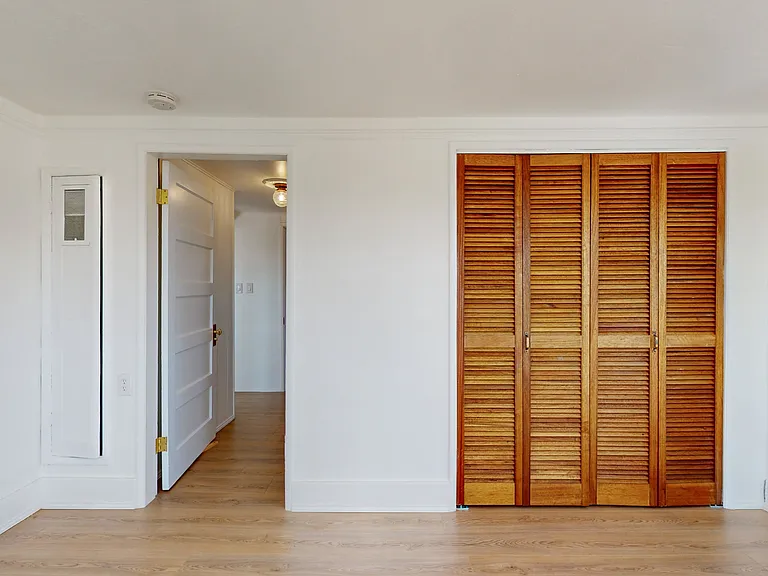 713 N Broadway St — Photo 12