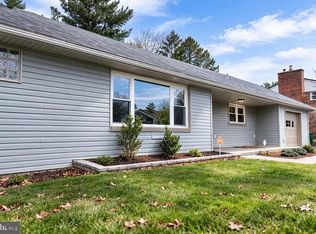 9 Oakmont Rd, Harrisburg, PA 17109