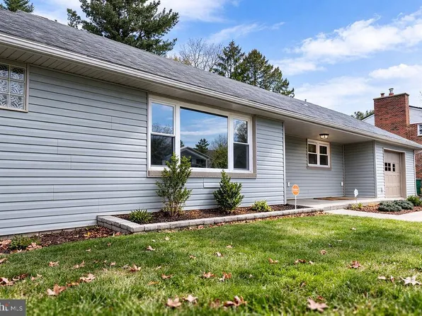 9 Oakmont Rd, Harrisburg, PA 17109