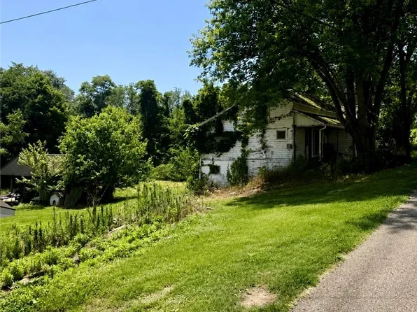 4123 Main St, New Philadelphia, OH 44663