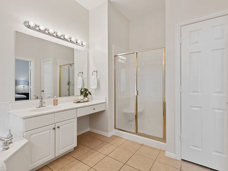 1438 Royal Oaks Dr — Photo 18