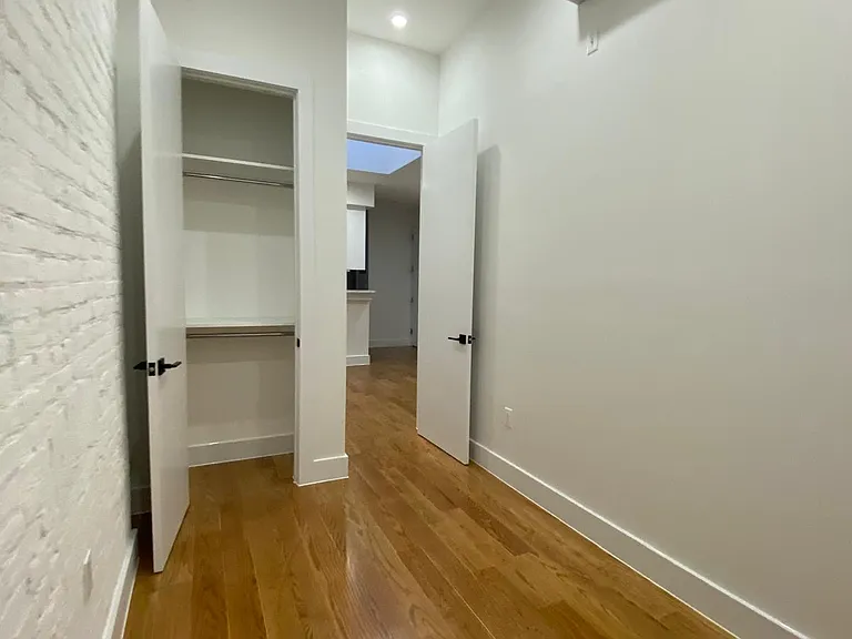 899 Pacific St #4 — Photo 13