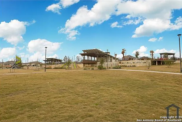 12530 Larissa — Photo 22