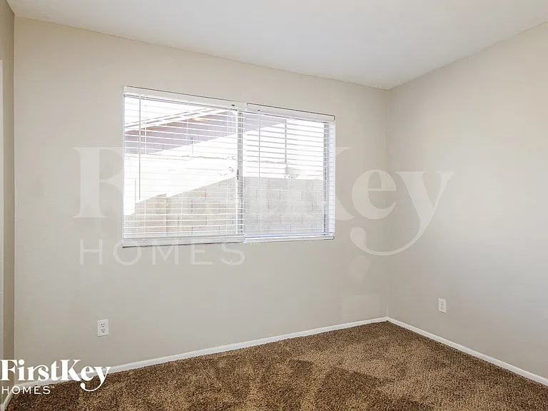 4643 W Mountain View Rd — Photo 12