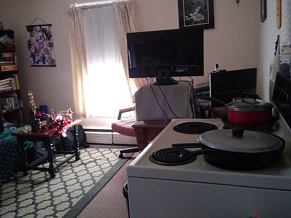 3rd image of 90-94 Loomis St #4