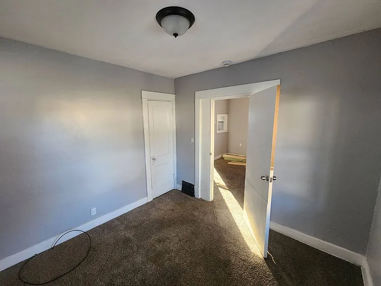 11702 Honeydale Ave — Photo 8