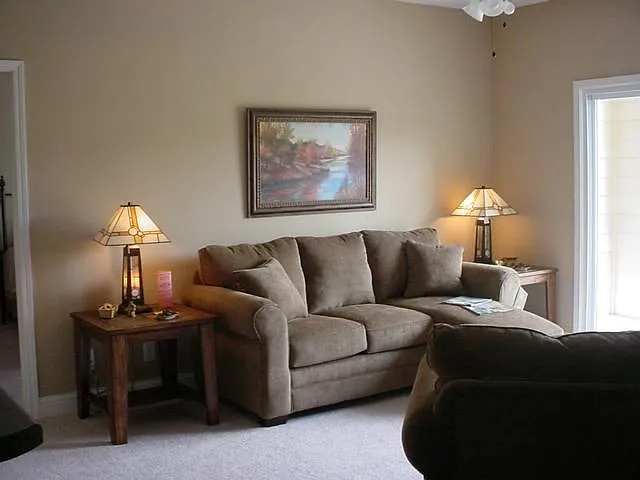 2 bed, 1120 sqft, $1,600 — Photo 3