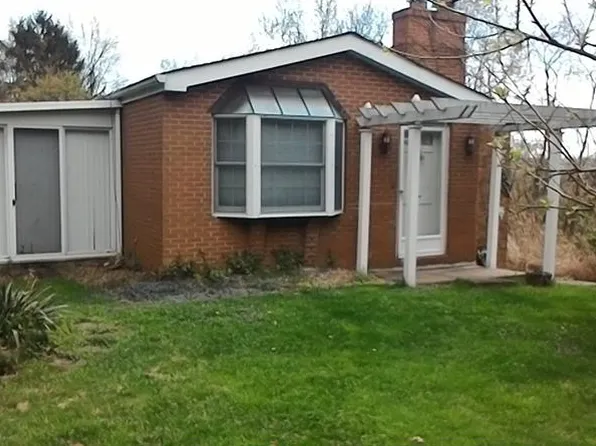 723 Orchard Hill Dr, Pittsburgh, PA 15238