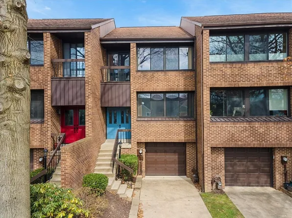 1519 Merion Ln, Oakmont, PA 15139