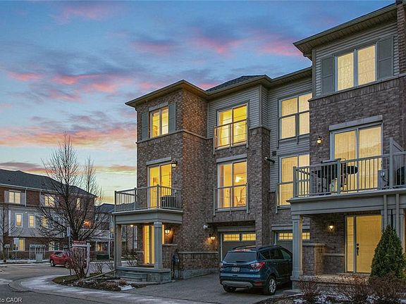 4th image of 165 Hampshire Way #92