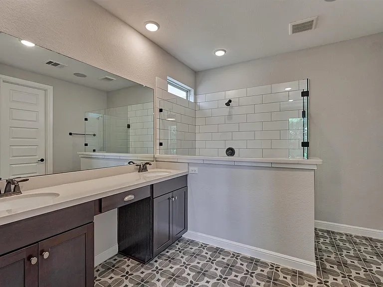 11 Shumard Oak Dr — Photo 20