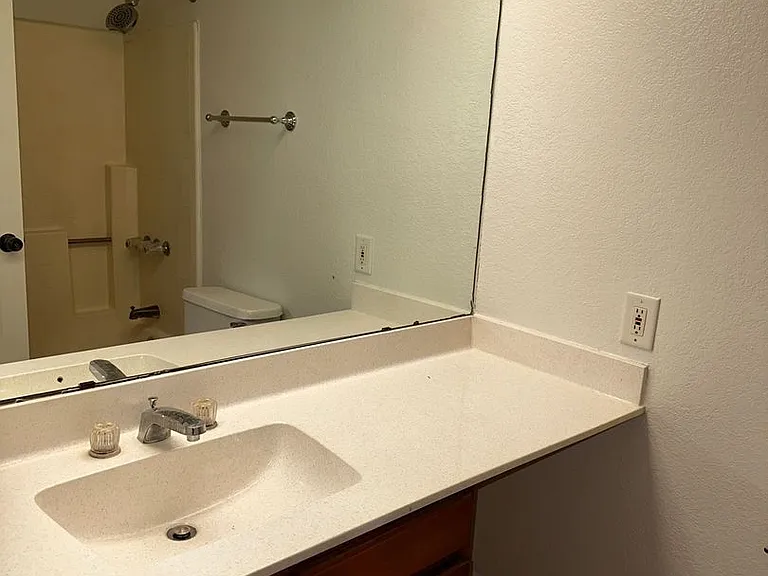 700 E Mesquite Cir #Q220 — Photo 12