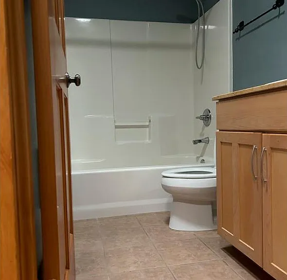 515 E 4th St #1 — Photo 9
