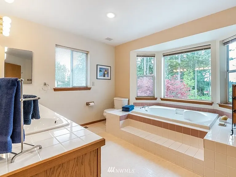 141 E Fairway Dr — Photo 14