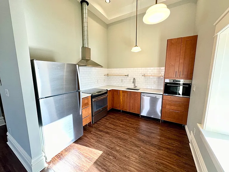 307 N Pearl St — Photo 30