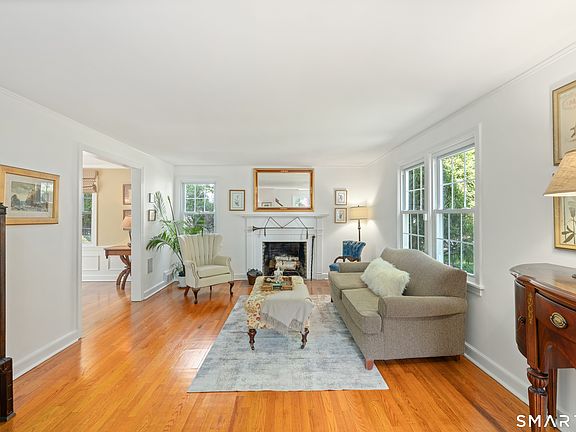 3rd image of 179 Lawrence Road