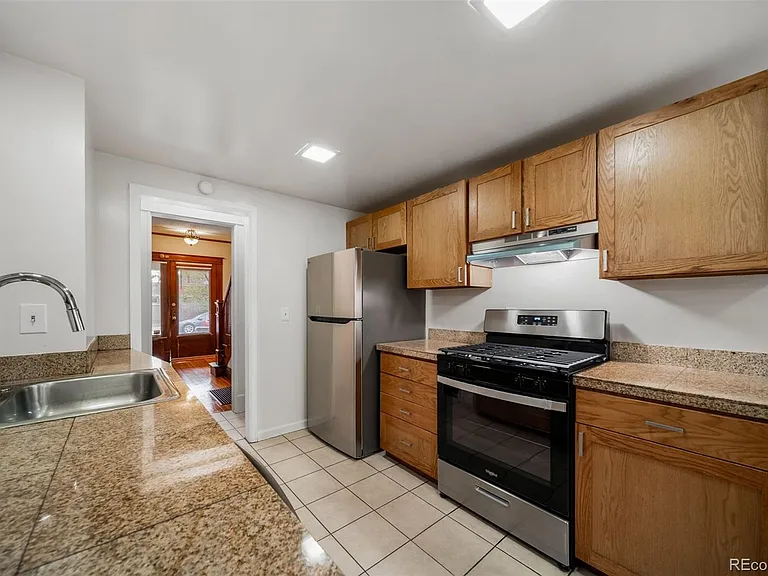 1214 E 10th Ave — Photo 18