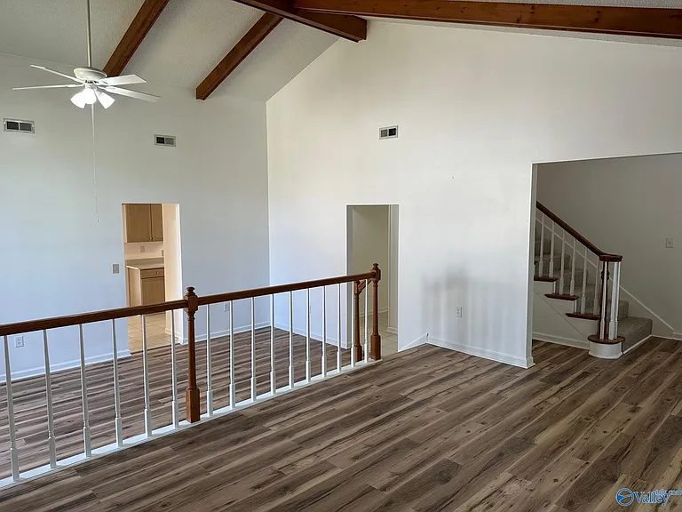 212 Green Springs Ln — Photo 6