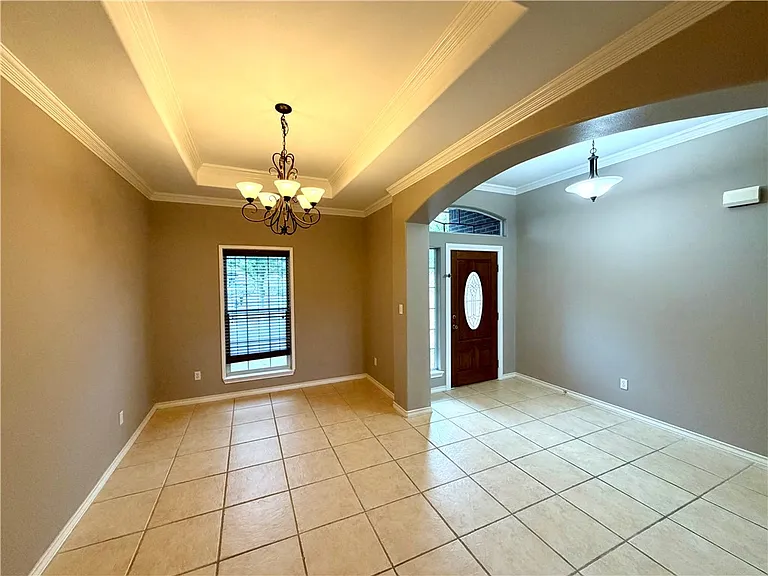 6230 Queen Jane St — Photo 3