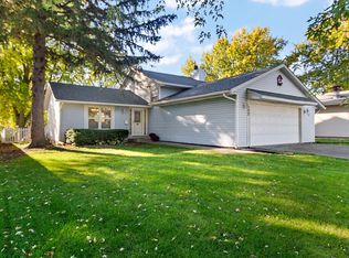 122 Meadows Rd S, Bourbonnais, IL 60914