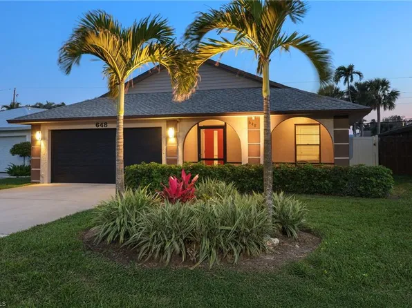 648 96th Ave N, Naples, FL 34108