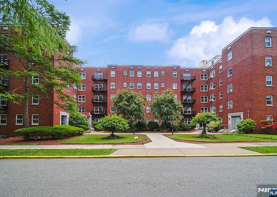 1st image of 2320 Linwood Avenue #5G