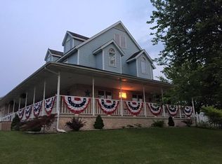 406 Charter Oak Dr, Sherman, IL 62684