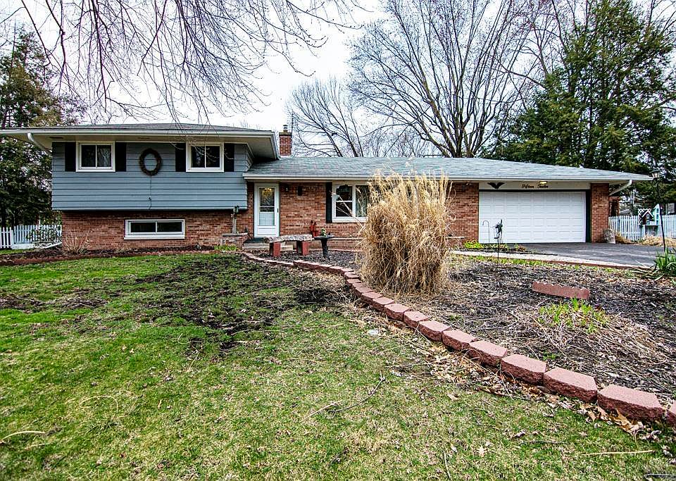 1st image of 1512 Meadow Ln